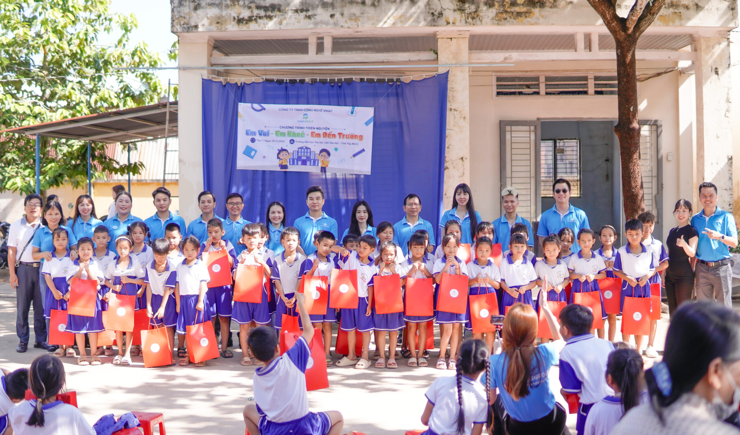 ViHAT Lan Tỏa Yêu thương