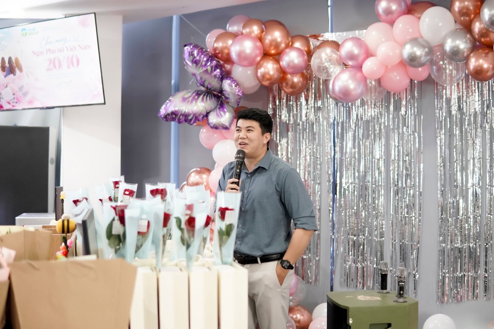 Dẫn chương trình 20/10 tại ViHAT Group